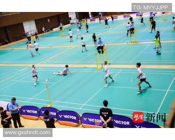 武汉羽毛球队杯赛精彩配合展现团队精神与默契配合之道